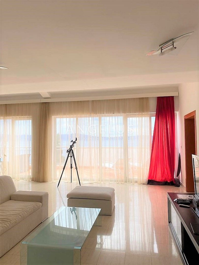 3 rooms, Apartment, 144m², 3 Floor