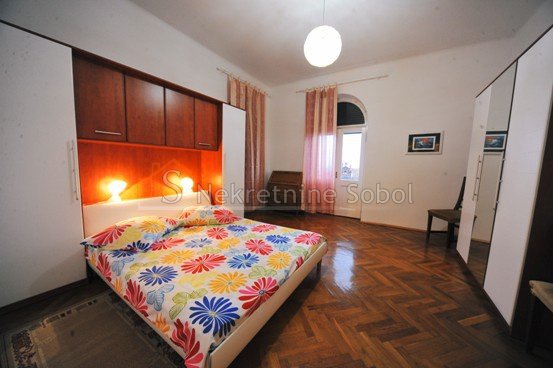 4 rooms, Apartment, 130m²