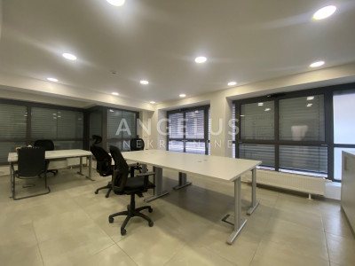 220m², Office, 1 Floor