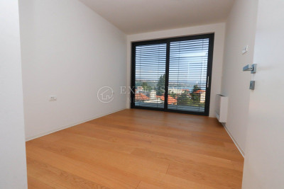 4 rooms, Apartment, 145m², 2 Floor