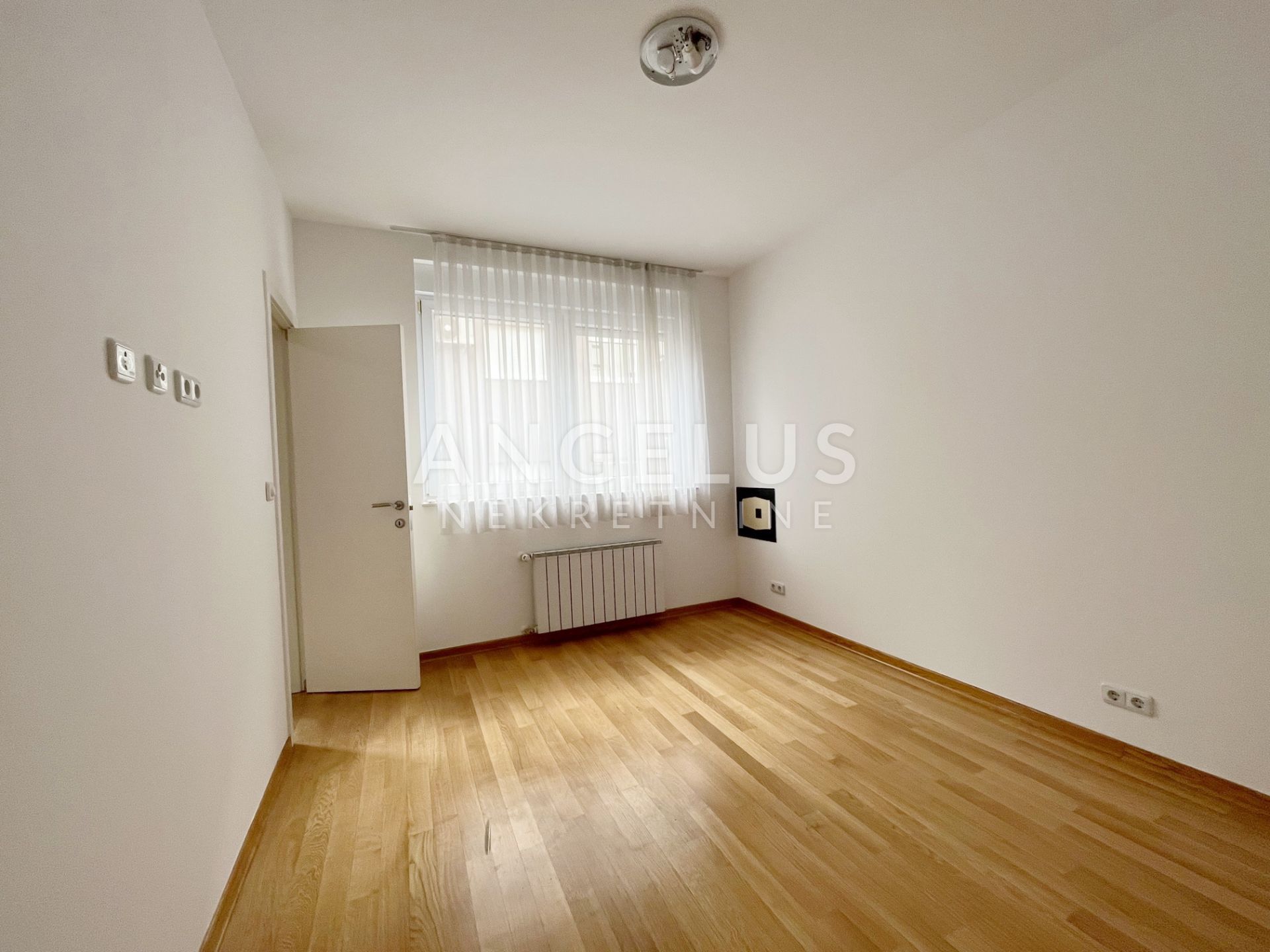 4 rooms, Apartment, 77m², 1 Floor