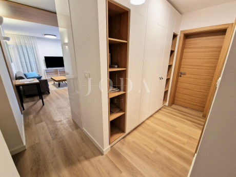 5 rooms, Apartment, 104m², 1 Floor