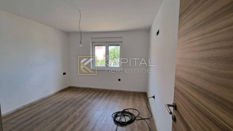 4 rooms, Apartment, 108m², 2 Floor