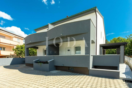 House, 110m², Plot 100m²