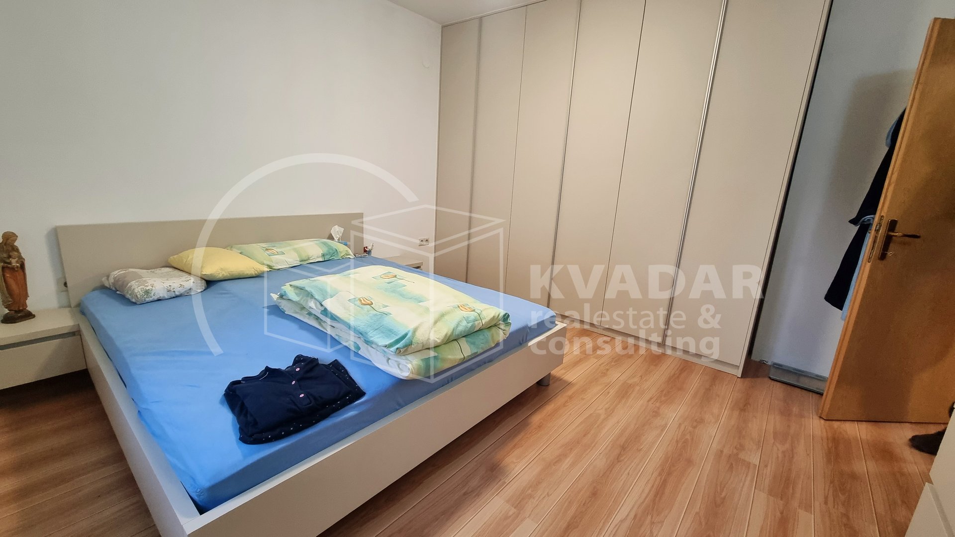 10 rooms, Apartment, 325m², 1 Floor