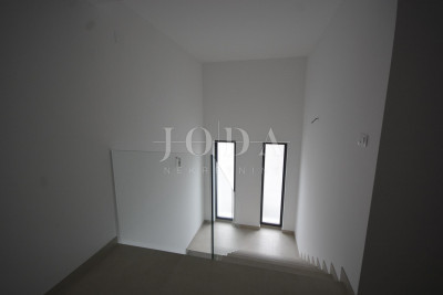 4 rooms, Apartment, 156m², 1 Floor