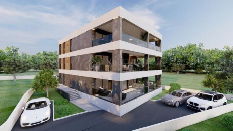 733m², Terreno