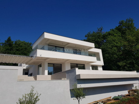 Casa, 907m², Terreno 230m²