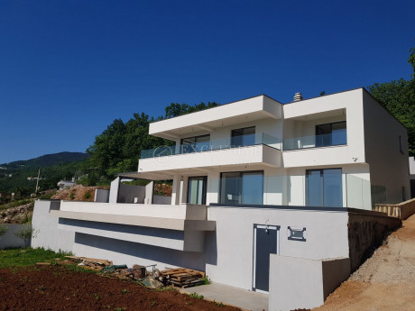 Casa, 907m², Terreno 230m²