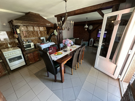 House, 190m², Plot 495m²