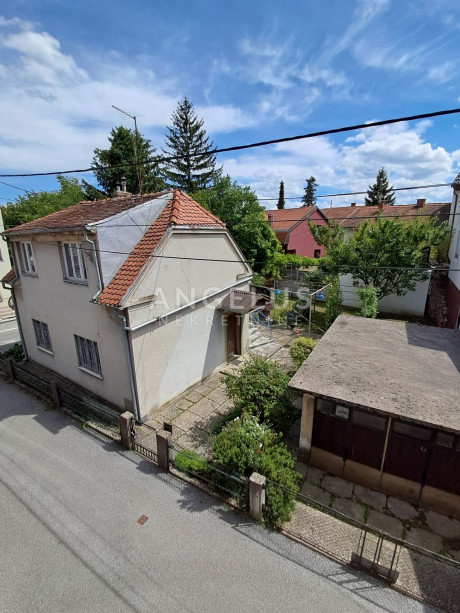 Haus, 90m², Grundstück 230m²