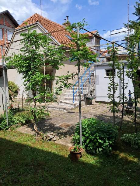 Haus, 90m², Grundstück 230m²