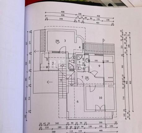 Kuća, 279m², Zemljište 125m²