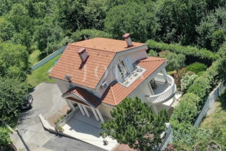 House, 278m², Plot 727m²