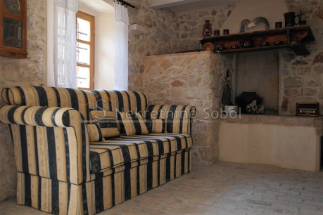 House, 166m², Plot -m²