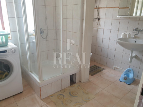 House, 144m², Plot 3365m²