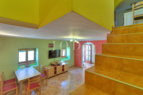 House, 102m², Plot 165m²