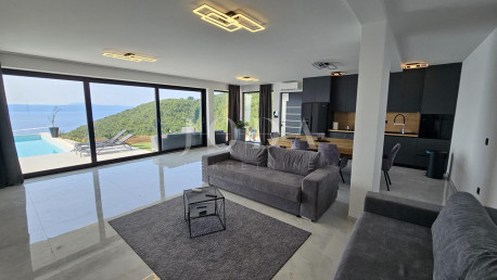 Casa, 180m², Terreno 815m²