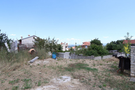 599m², Terreno