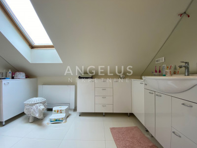 6-Zi., Wohnung, 235m², 2 Etage