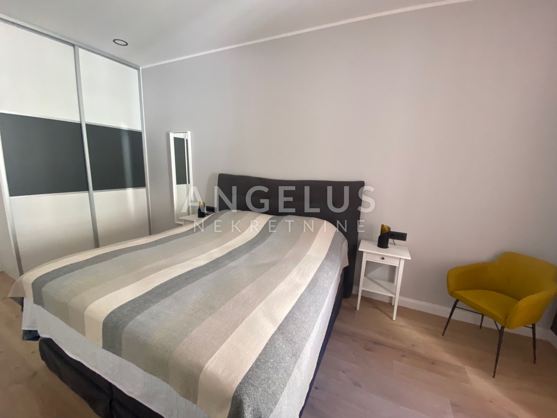 3-locale, Appartamento, 106m², 4 Piano