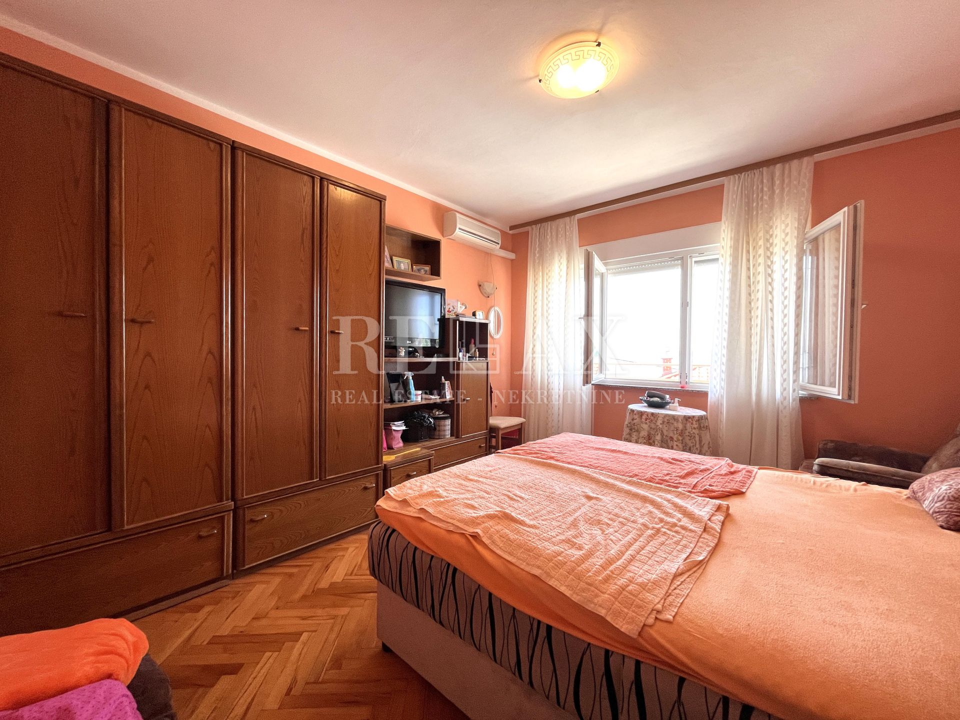 5 rooms, Apartment, 105m², 1 Floor