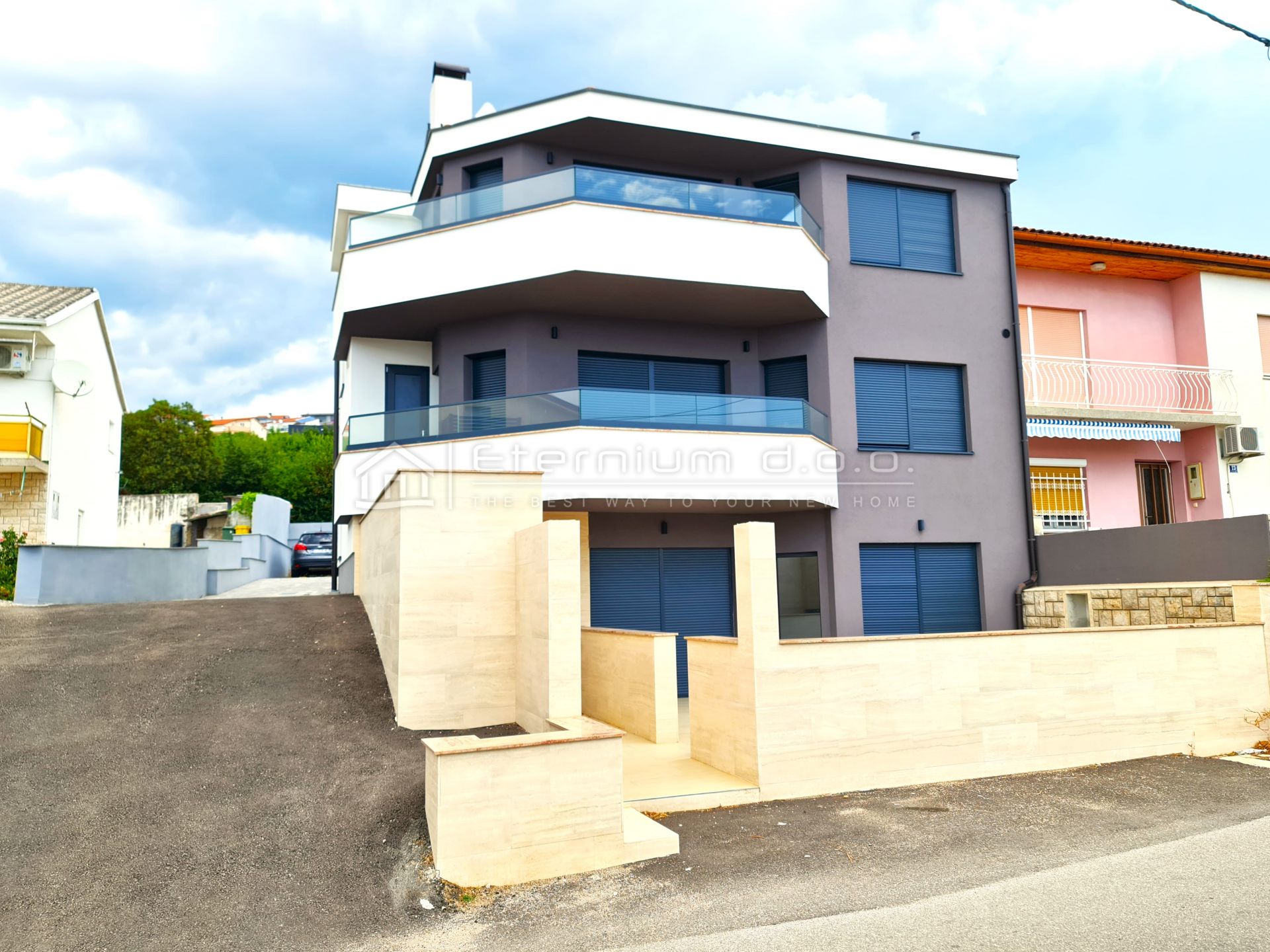 Haus, 238m², Grundstück 385m²