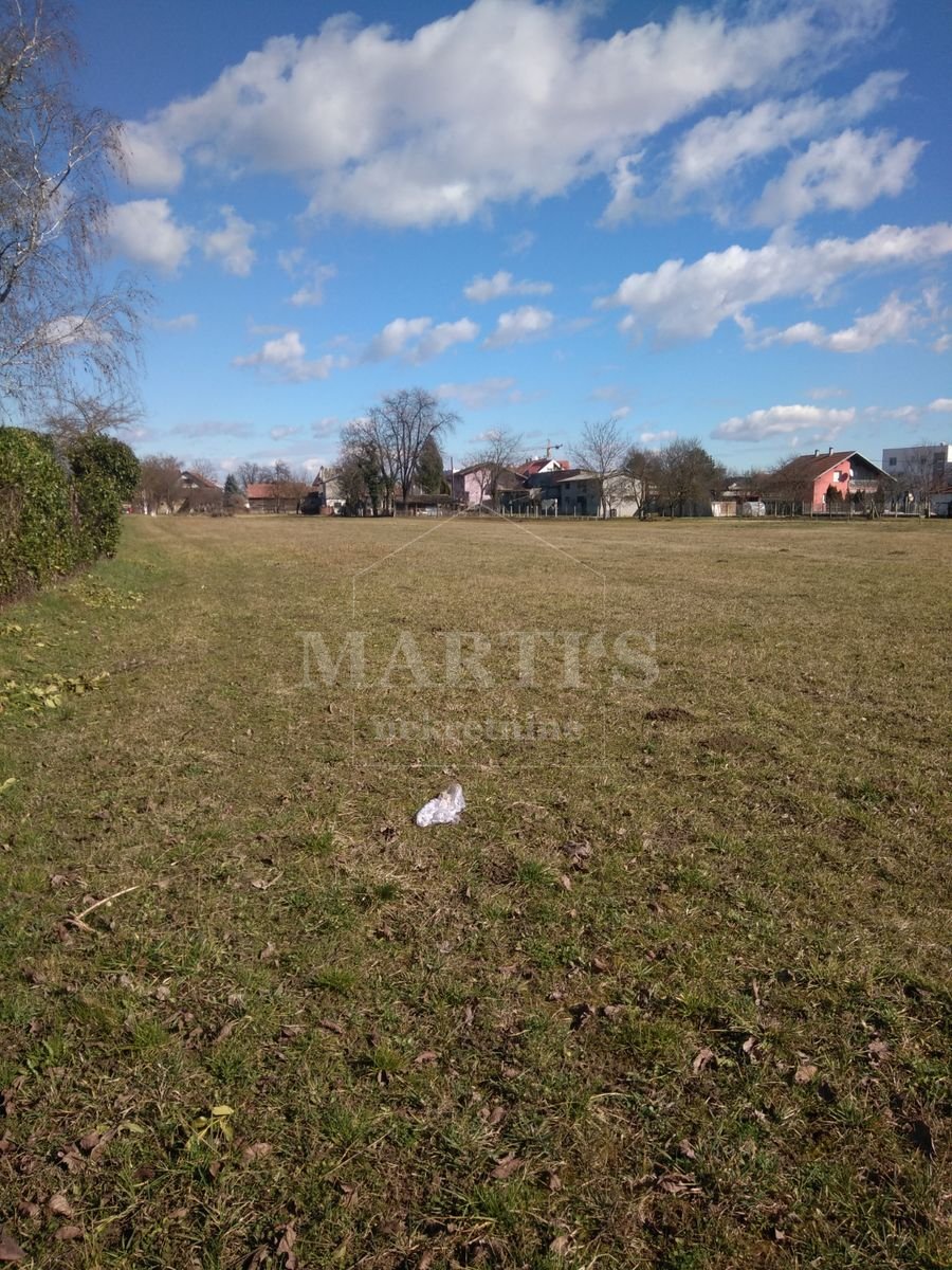 2432m², Plot