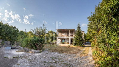 House, 320m², Plot 1274m²