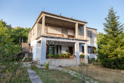 Casa, 320m², Terreno 1274m²