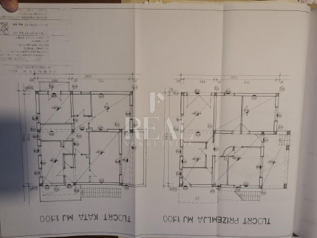 Kuća, 320m², Zemljište 1274m²