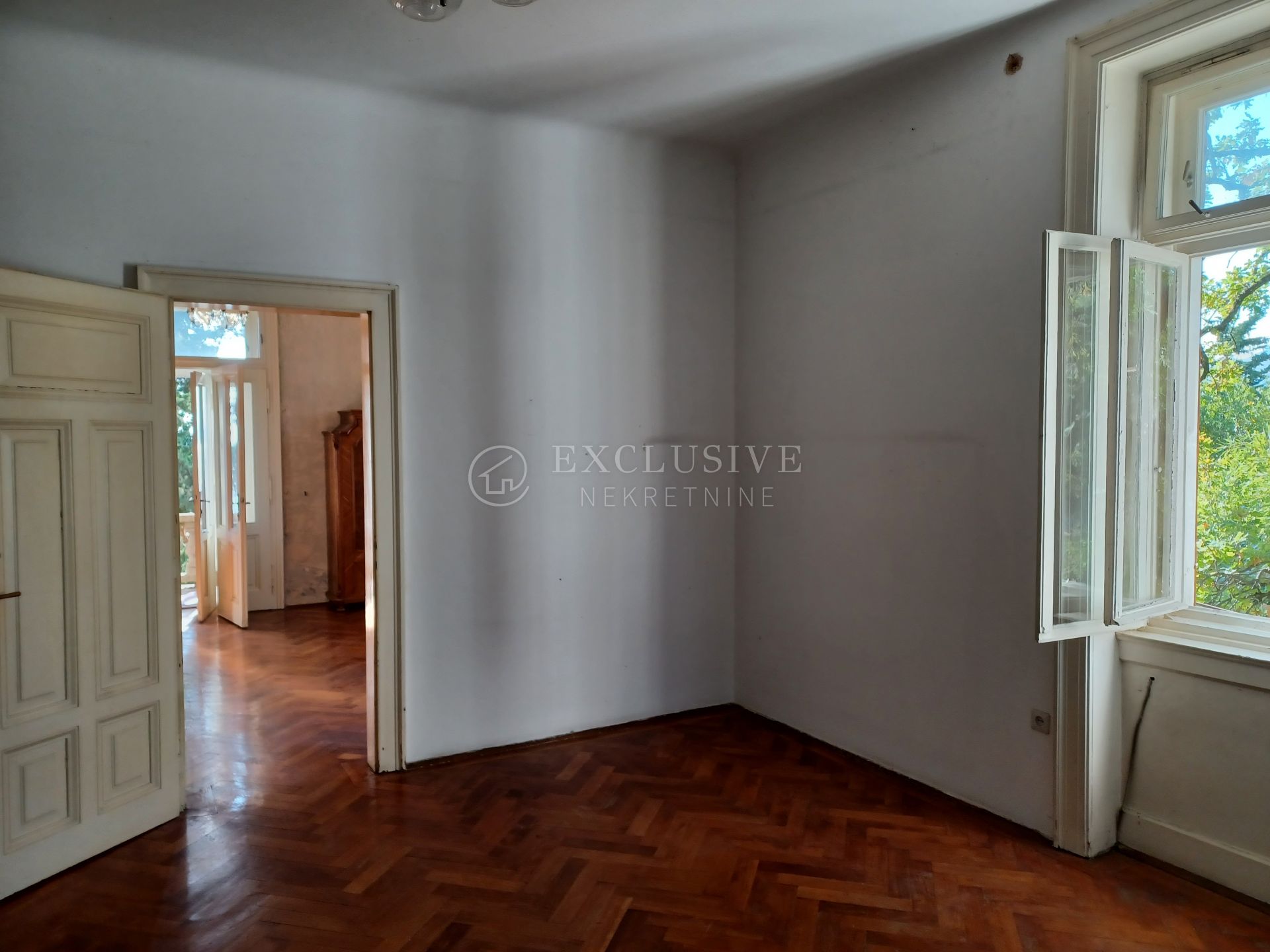 6-Zi., Wohnung, 300m², 1 Etage