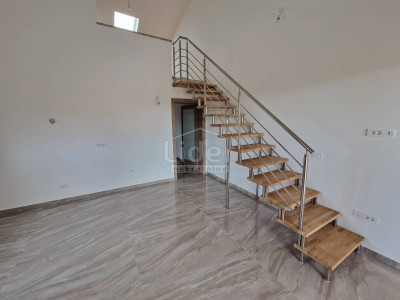 3-locale, Appartamento, 77m², 2 Piano