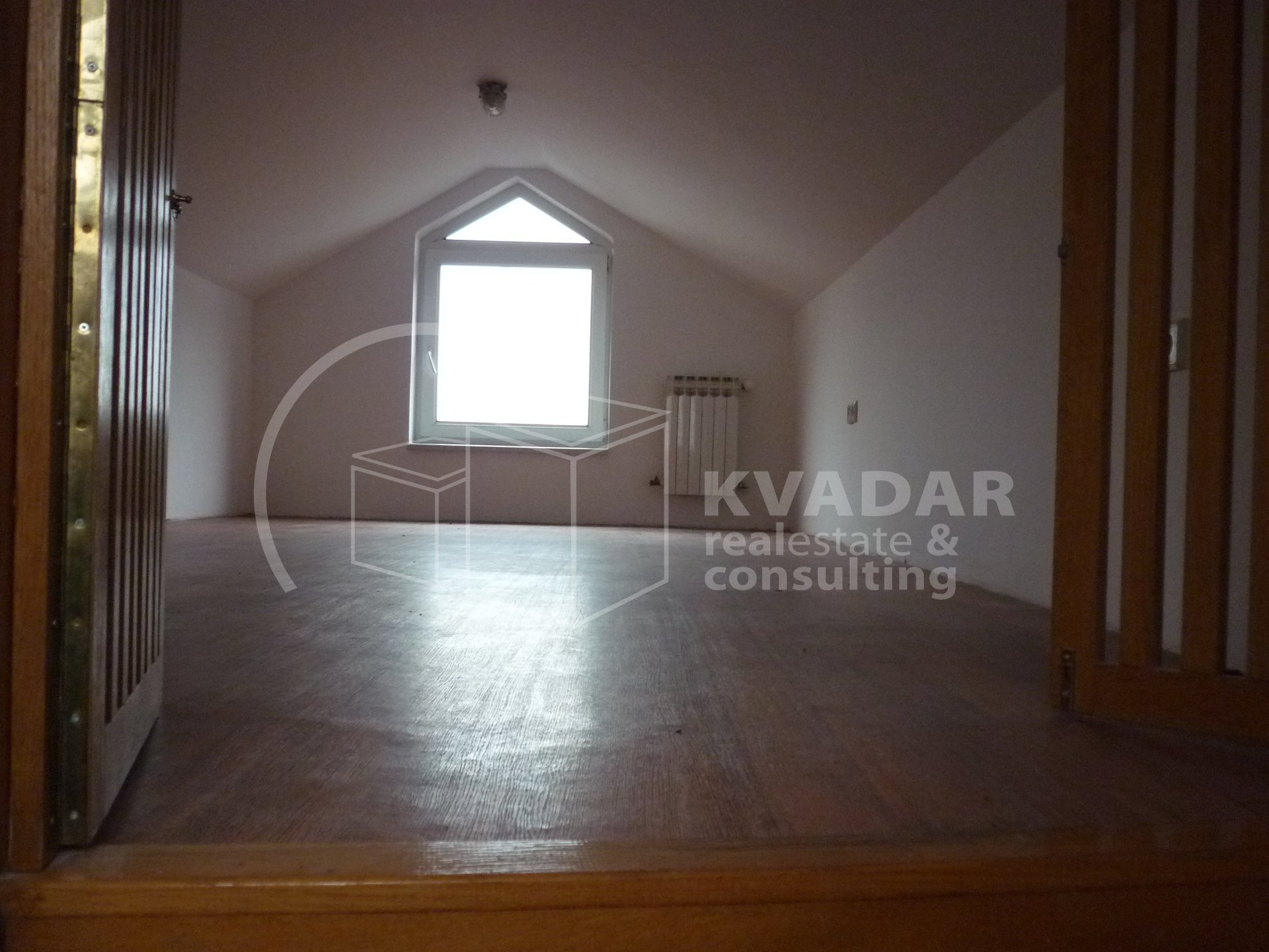 House, 300m², Plot 40m²