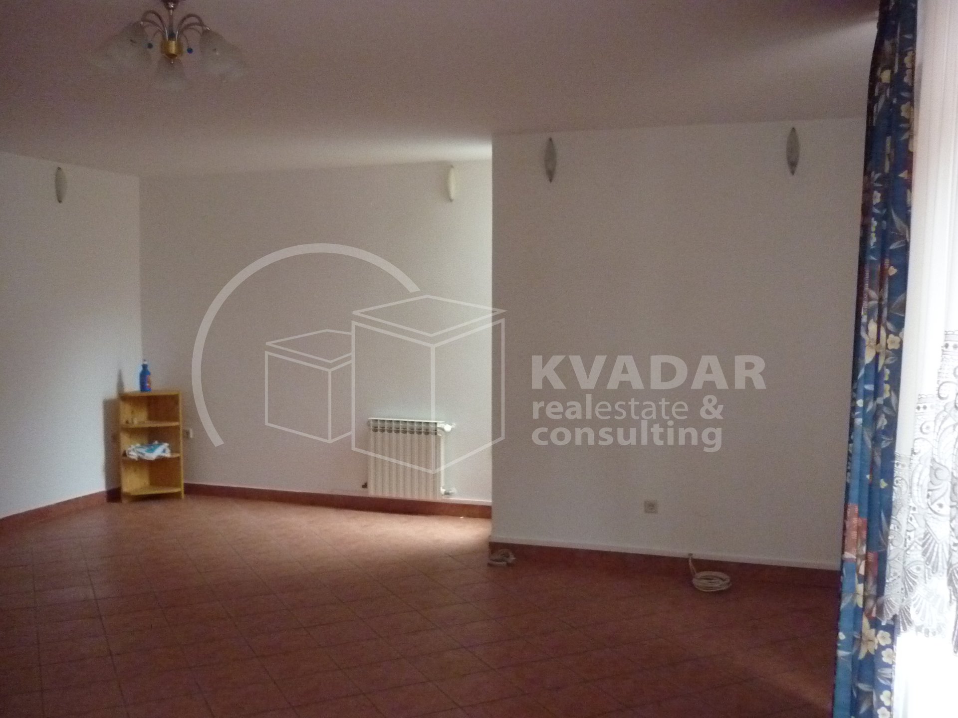 House, 300m², Plot 40m²