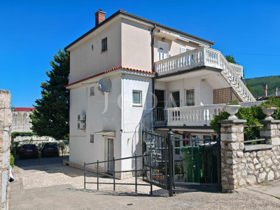 Kuća, 237m², Zemljište 294m²