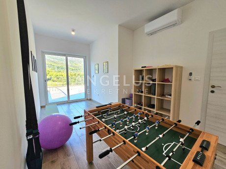 House, 277m², Plot 1459m²