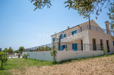 Casa, 277m², Terreno 1459m²