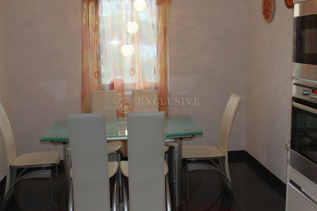 5 rooms, Apartment, 185m², 2 Floor