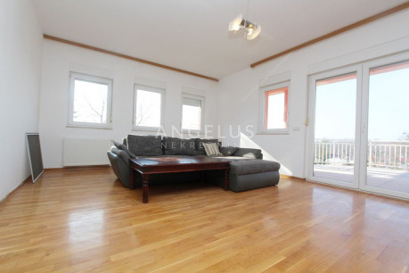 Haus, 275m², Grundstück 800m²