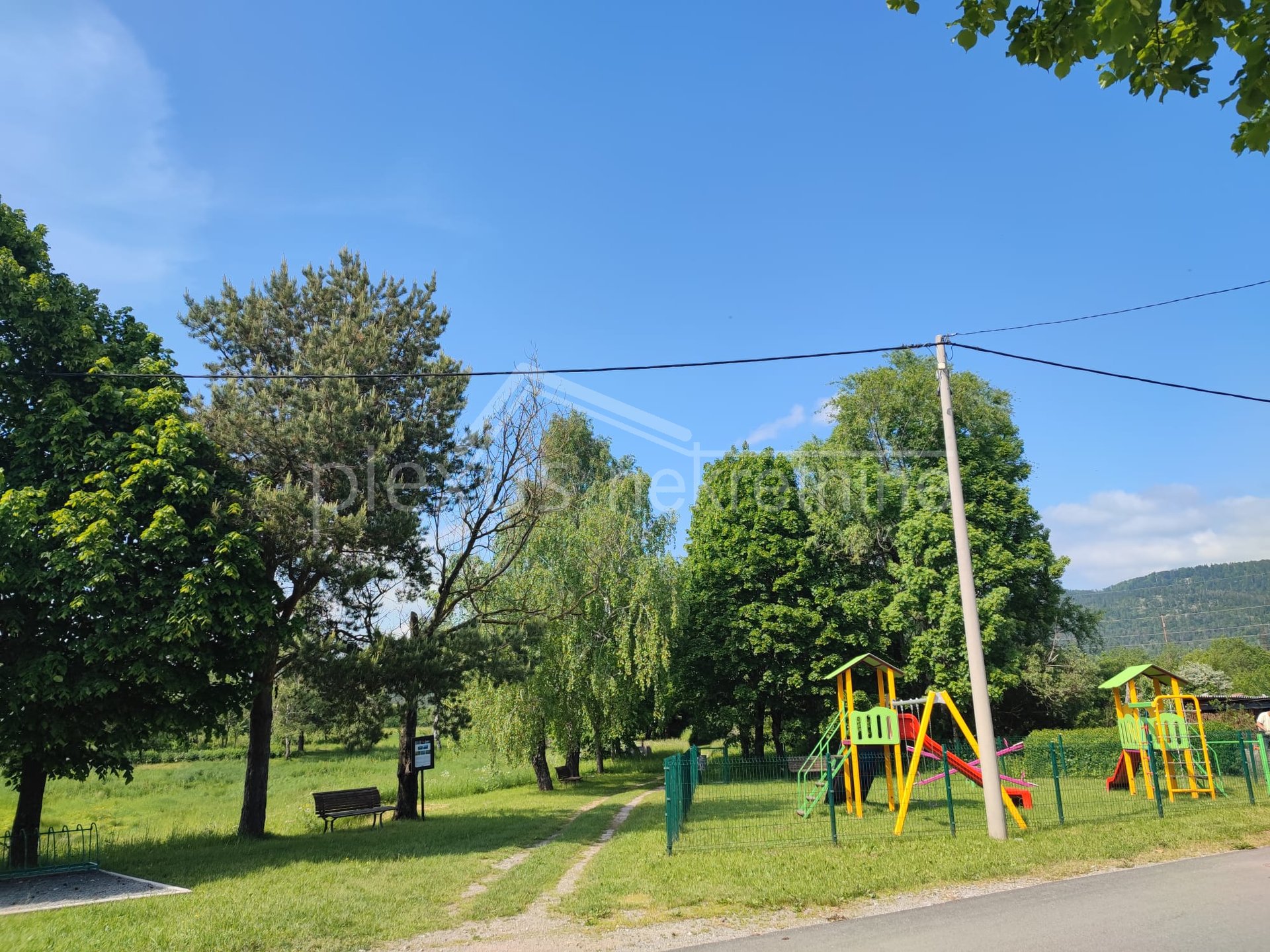 Kuća, 76m², Zemljište 2600m²