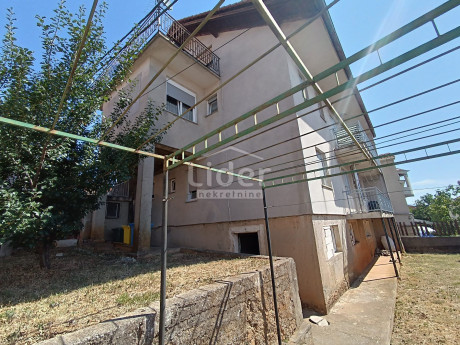 House, 400m², Plot 0m²