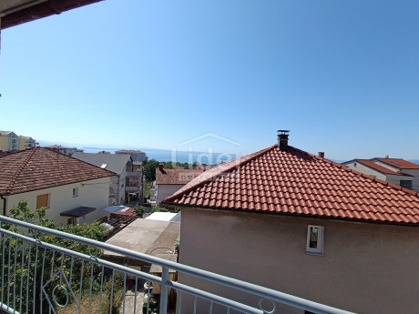 Kuća, 400m², Zemljište 0m²