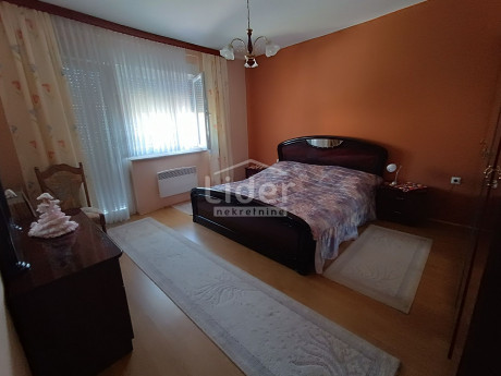 House, 400m², Plot 0m²