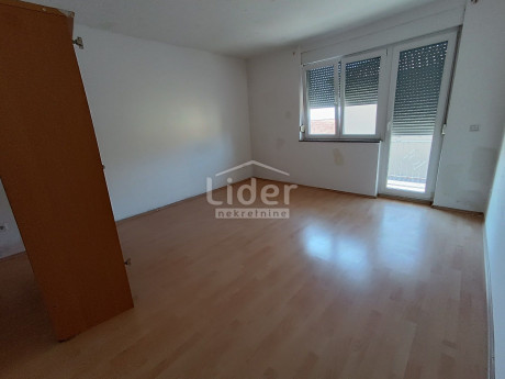 House, 400m², Plot 0m²