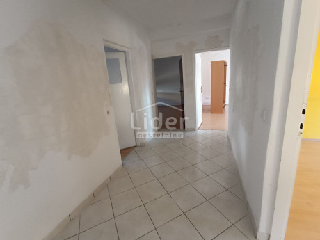 House, 400m², Plot 0m²