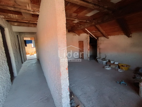 House, 400m², Plot 0m²