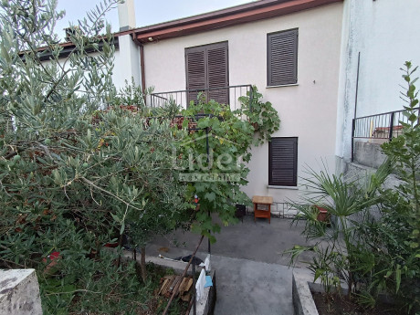 House, 100m², Plot 0m²