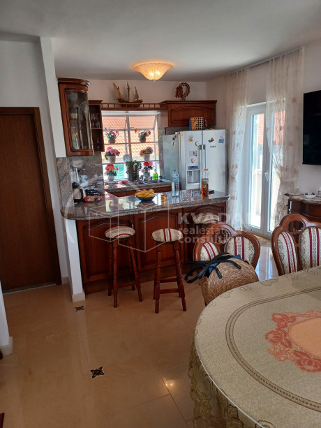 House, 660m², Plot 300m²