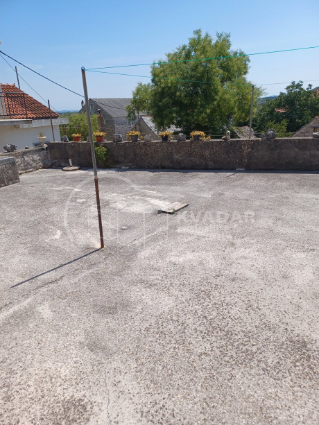 House, 660m², Plot 300m²